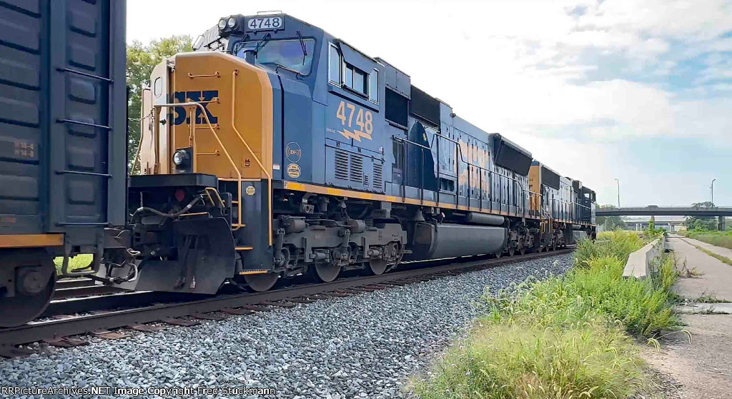 CSX 4748